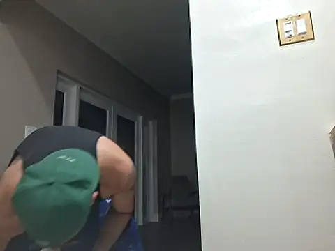 Zander823 online show from April 1, 2026, 4:25 am