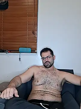 Snapshot of Zander823 chatting on February 14, 2026, 3:29 am Zander823 online show from February 14, 2026, 3:29 am