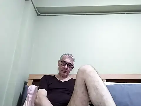 Snapshot of BIGUNCUTHARDCOCK chatting on October 15, 2025, 2:21 am BIGUNCUTHARDCOCK online show from October 15, 2025, 2:21 am