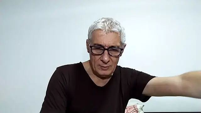 Snapshot of BIGUNCUTHARDCOCK chatting on February 3, 2026, 6:22 am BIGUNCUTHARDCOCK online show from February 3, 2026, 6:22 am