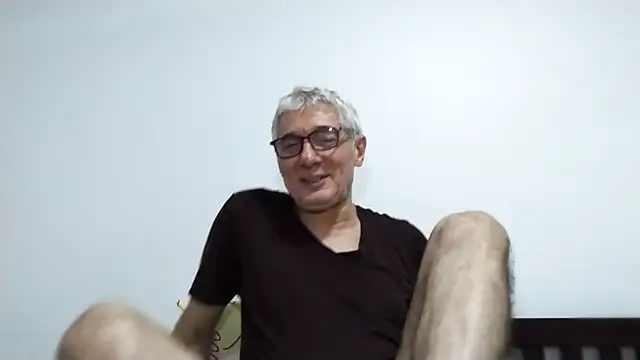 Snapshot of BIGUNCUTHARDCOCK chatting on February 22, 2026, 2:08 pm BIGUNCUTHARDCOCK online show from February 22, 2026, 2:08 pm