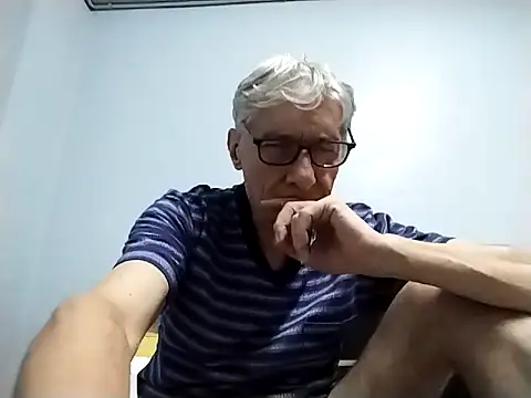 Snapshot of BIGUNCUTHARDCOCK chatting on September 20, 2025, 1:27 pm BIGUNCUTHARDCOCK online show from September 20, 2025, 1:27 pm