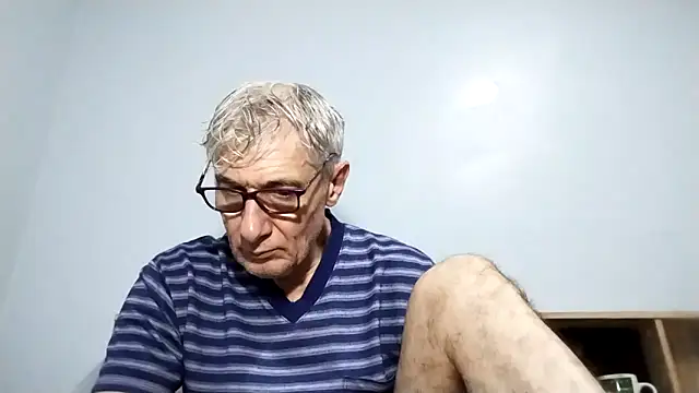 Snapshot of BIGUNCUTHARDCOCK chatting on September 19, 2025, 12:58 am BIGUNCUTHARDCOCK online show from September 19, 2025, 12:58 am