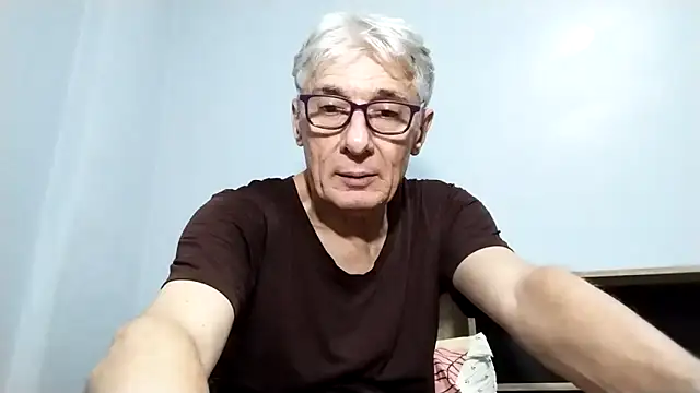 Snapshot of BIGUNCUTHARDCOCK chatting on September 21, 2025, 1:38 pm BIGUNCUTHARDCOCK online show from September 21, 2025, 1:38 pm