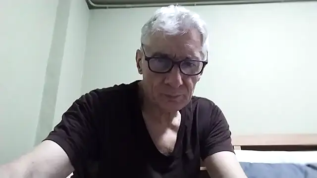 Snapshot of BIGUNCUTHARDCOCK chatting on October 16, 2025, 2:36 pm BIGUNCUTHARDCOCK online show from October 16, 2025, 2:36 pm