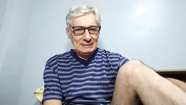 Snapshot of BIGUNCUTHARDCOCK chatting on September 28, 2025, 1:40 pm BIGUNCUTHARDCOCK online show from September 28, 2025, 1:40 pm