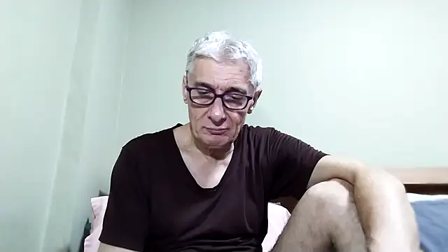 Snapshot of BIGUNCUTHARDCOCK chatting on October 27, 2025, 1:56 pm BIGUNCUTHARDCOCK online show from October 27, 2025, 1:56 pm