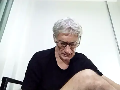 BIGUNCUTHARDCOCK online show from March 18, 2025, 4:07 am