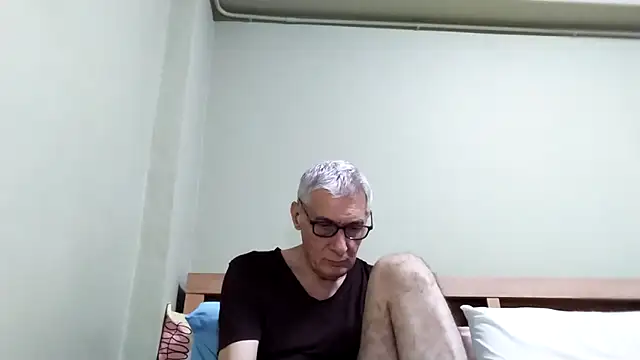 Snapshot of BIGUNCUTHARDCOCK chatting on January 15, 2026, 1:58 pm BIGUNCUTHARDCOCK online show from January 15, 2026, 1:58 pm