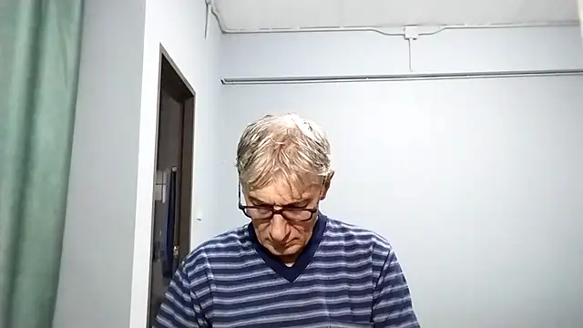 BIGUNCUTHARDCOCK online show from September 16, 2025, 12:11 am