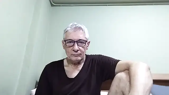 Snapshot of BIGUNCUTHARDCOCK chatting on October 8, 2025, 12:12 am BIGUNCUTHARDCOCK online show from October 8, 2025, 12:12 am