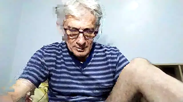 Snapshot of BIGUNCUTHARDCOCK chatting on September 25, 2025, 1:06 pm BIGUNCUTHARDCOCK online show from September 25, 2025, 1:06 pm