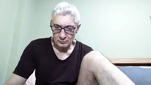 Snapshot of BIGUNCUTHARDCOCK chatting on October 13, 2025, 2:24 am BIGUNCUTHARDCOCK online show from October 13, 2025, 2:24 am