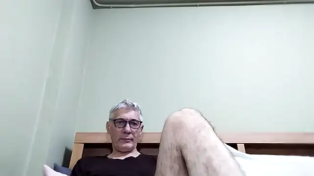 Snapshot of BIGUNCUTHARDCOCK chatting on October 12, 2025, 12:45 am BIGUNCUTHARDCOCK online show from October 12, 2025, 12:45 am