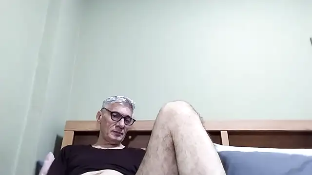 Snapshot of BIGUNCUTHARDCOCK chatting on October 5, 2025, 3:41 am BIGUNCUTHARDCOCK online show from October 5, 2025, 3:41 am