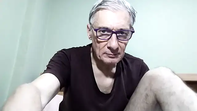 Snapshot of BIGUNCUTHARDCOCK chatting on October 2, 2025, 5:00 am BIGUNCUTHARDCOCK online show from October 2, 2025, 5:00 am