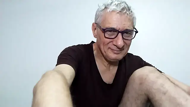 Snapshot of BIGUNCUTHARDCOCK chatting on February 6, 2026, 2:40 am BIGUNCUTHARDCOCK online show from February 6, 2026, 2:40 am