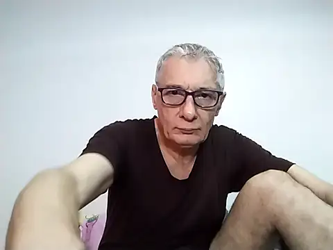 BIGUNCUTHARDCOCK online show from March 18, 2026, 2:04 am