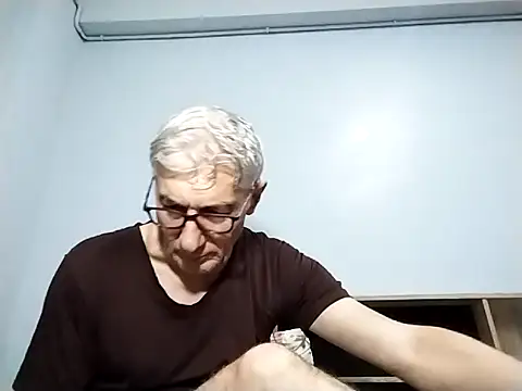 Snapshot of BIGUNCUTHARDCOCK chatting on September 18, 2025, 4:59 am BIGUNCUTHARDCOCK online show from September 18, 2025, 4:59 am