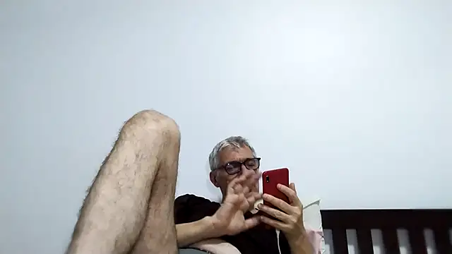 Snapshot of BIGUNCUTHARDCOCK chatting on February 11, 2026, 2:06 pm BIGUNCUTHARDCOCK online show from February 11, 2026, 2:06 pm