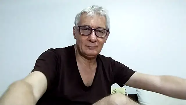 Snapshot of BIGUNCUTHARDCOCK chatting on February 23, 2026, 2:17 pm BIGUNCUTHARDCOCK online show from February 23, 2026, 2:17 pm