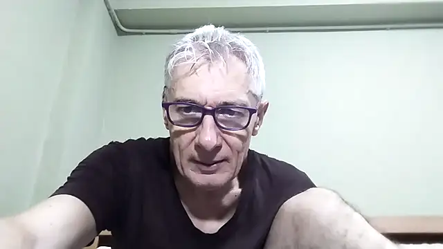 Snapshot of BIGUNCUTHARDCOCK chatting on October 17, 2025, 2:37 am BIGUNCUTHARDCOCK online show from October 17, 2025, 2:37 am