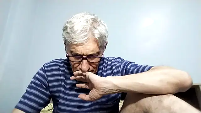 Snapshot of BIGUNCUTHARDCOCK chatting on September 24, 2025, 12:55 pm BIGUNCUTHARDCOCK online show from September 24, 2025, 12:55 pm