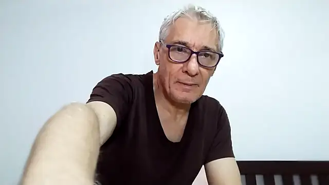 Snapshot of BIGUNCUTHARDCOCK chatting on February 12, 2026, 2:11 am BIGUNCUTHARDCOCK online show from February 12, 2026, 2:11 am