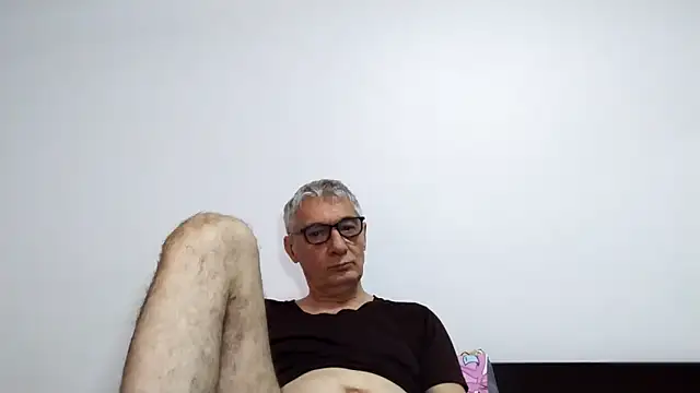 BIGUNCUTHARDCOCK online show from March 17, 2026, 1:52 am