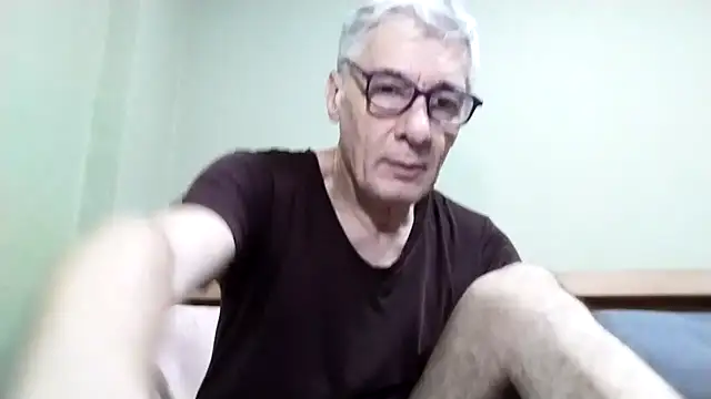 Snapshot of BIGUNCUTHARDCOCK chatting on October 30, 2025, 1:04 am BIGUNCUTHARDCOCK online show from October 30, 2025, 1:04 am