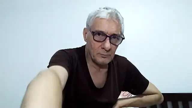 Snapshot of BIGUNCUTHARDCOCK chatting on February 2, 2026, 1:21 pm BIGUNCUTHARDCOCK online show from February 2, 2026, 1:21 pm