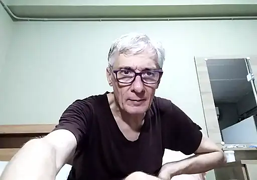 Snapshot of BIGUNCUTHARDCOCK chatting on September 30, 2025, 1:28 pm BIGUNCUTHARDCOCK online show from September 30, 2025, 1:28 pm