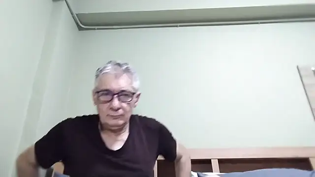 Snapshot of BIGUNCUTHARDCOCK chatting on October 10, 2025, 12:22 am BIGUNCUTHARDCOCK online show from October 10, 2025, 12:22 am