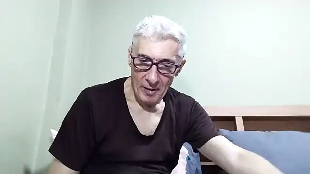 Snapshot of BIGUNCUTHARDCOCK chatting on October 10, 2025, 2:51 pm BIGUNCUTHARDCOCK online show from October 10, 2025, 2:51 pm