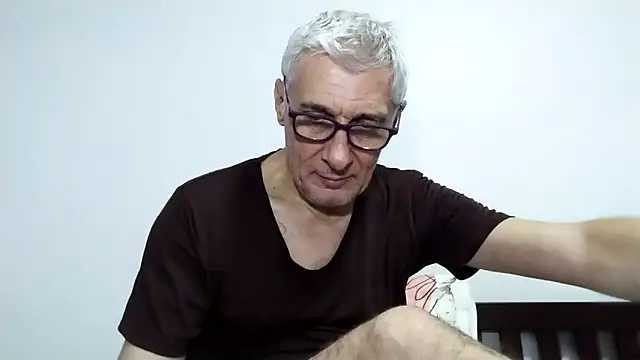 Snapshot of BIGUNCUTHARDCOCK chatting on February 1, 2026, 1:09 pm BIGUNCUTHARDCOCK online show from February 1, 2026, 1:09 pm