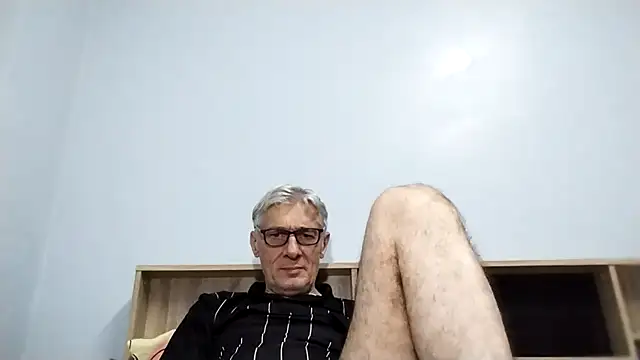 Snapshot of BIGUNCUTHARDCOCK chatting on September 19, 2025, 1:04 pm BIGUNCUTHARDCOCK online show from September 19, 2025, 1:04 pm