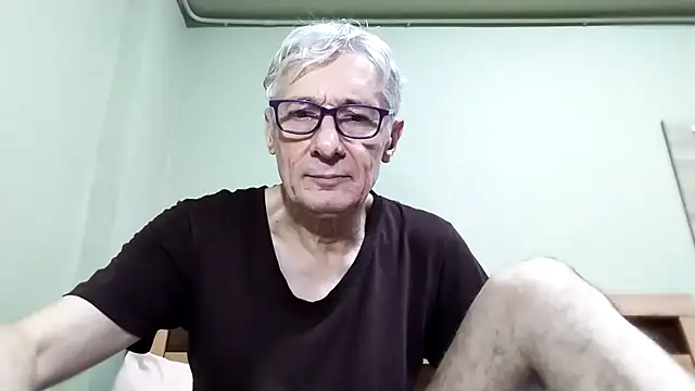 Snapshot of BIGUNCUTHARDCOCK chatting on October 1, 2025, 2:17 am BIGUNCUTHARDCOCK online show from October 1, 2025, 2:17 am