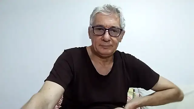 Snapshot of BIGUNCUTHARDCOCK chatting on February 24, 2026, 2:23 am BIGUNCUTHARDCOCK online show from February 24, 2026, 2:23 am