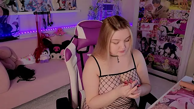 Snapshot of Unholy_Lady chatting on September 10, 2025, 5:17 am Unholy Lady online show from September 10, 2025, 5:17 am