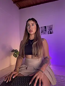 Sarapalmer1 online show from August 4, 2026, 8:57 pm