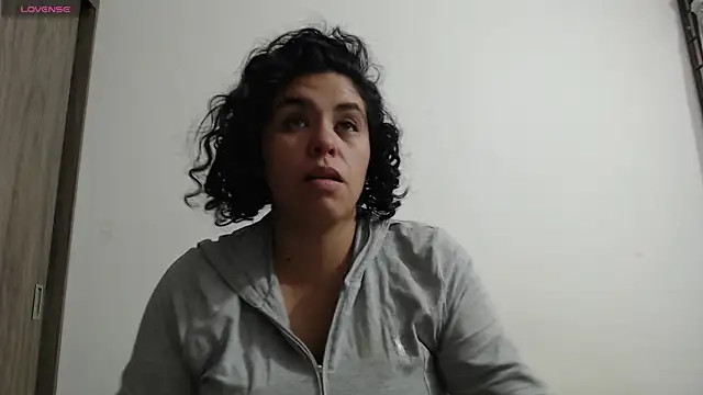 Snapshot of Anne_purple chatting on October 3, 2025, 4:52 pm Anne purple online show from October 3, 2025, 4:52 pm