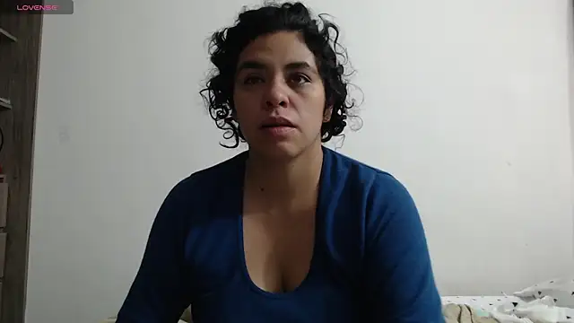 Snapshot of Anne_purple chatting on October 6, 2025, 3:57 pm Anne purple online show from October 6, 2025, 3:57 pm