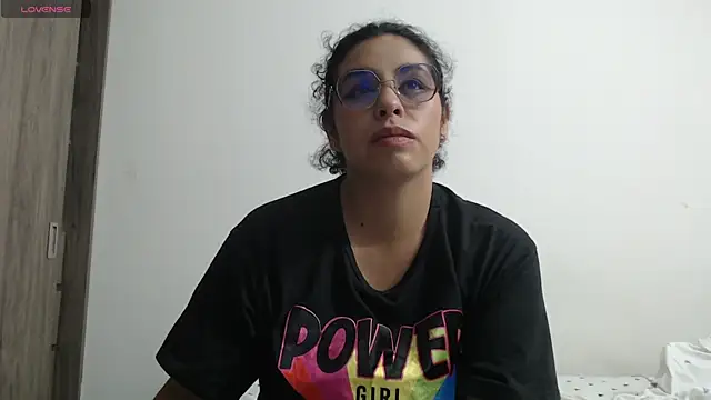 Snapshot of Anne_purple chatting on October 1, 2025, 4:22 pm Anne purple online show from October 1, 2025, 4:22 pm