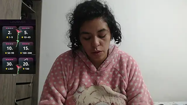 Snapshot of Anne_purple chatting on September 22, 2025, 4:24 pm Anne purple online show from September 22, 2025, 4:24 pm