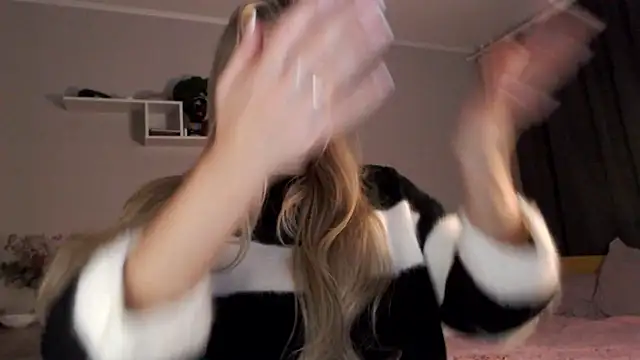 Milk Bunny online show from December 15, 2024, 6:04 pm