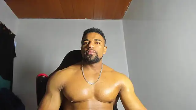 estebanlobo- online show from September 9, 2025, 11:03 pm
