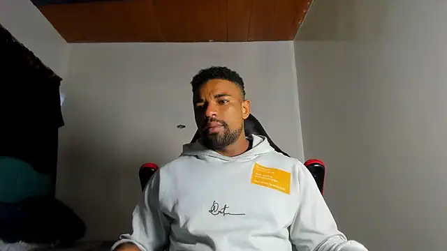 estebanlobo- online show from October 2, 2025, 11:30 pm