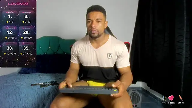estebanlobo- online show from December 20, 2024, 10:16 am