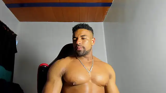 estebanlobo- online show from September 30, 2025, 9:43 pm