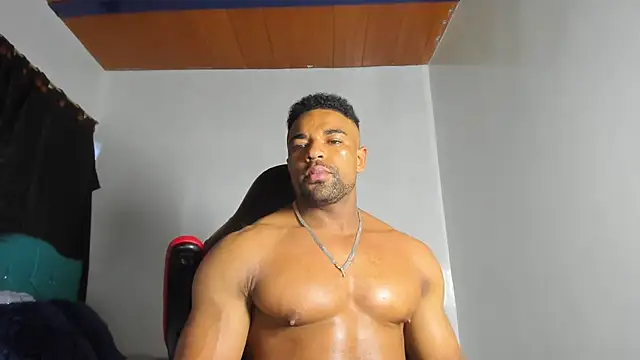 estebanlobo- online show from September 21, 2025, 11:32 pm